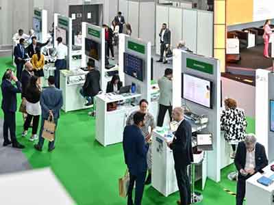 Who's exhibiting?